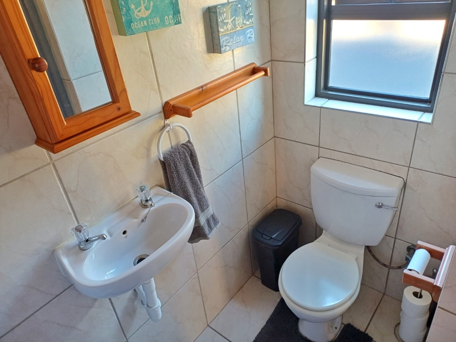 5 Bedroom Property for Sale in Fraaiuitsig Western Cape
